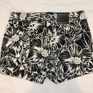 Banana Republic Hampton Black White Floral Short